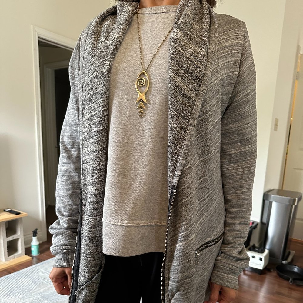 Aritzia Wilfred Free Grey Cardigan (Medium)